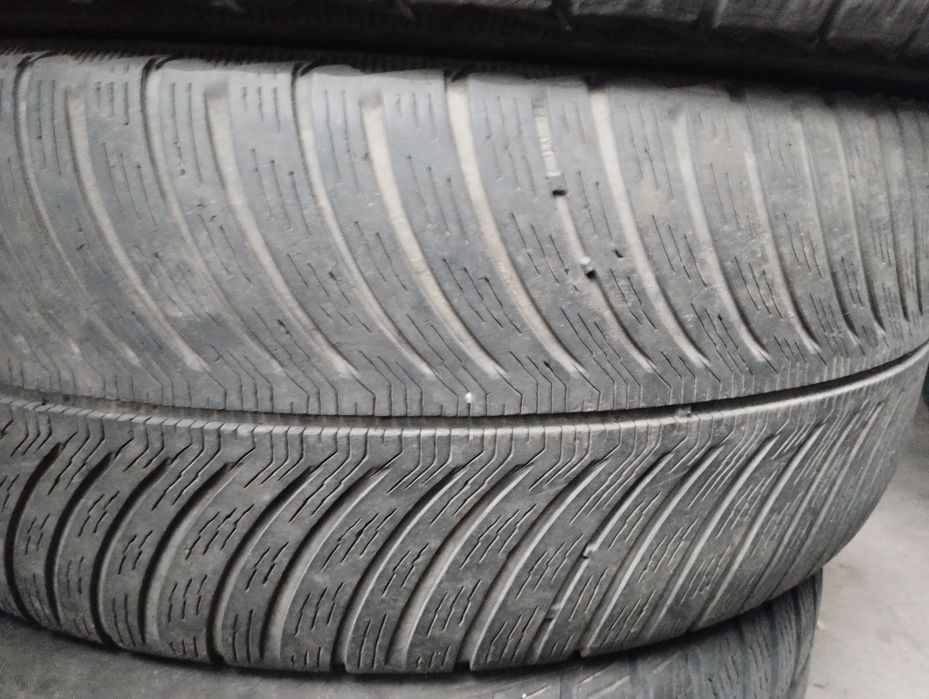 Anvelope iarna 245/45/R19