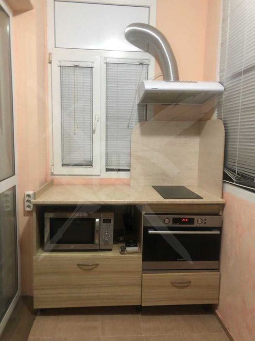 Дава се под наем Тристаен апартамент в Варна, Цветен квартал - 85 кв.м за 325 € - Снимка #1