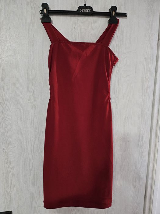 Дамска червена рокля