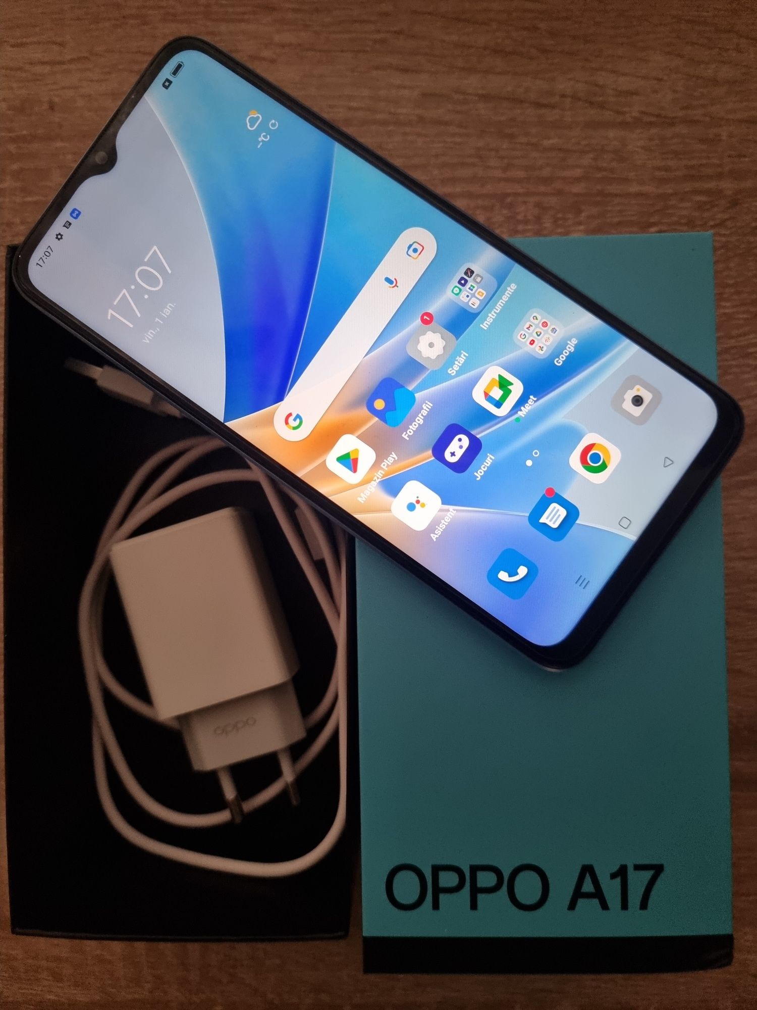 Telefon mobil OPPO A17