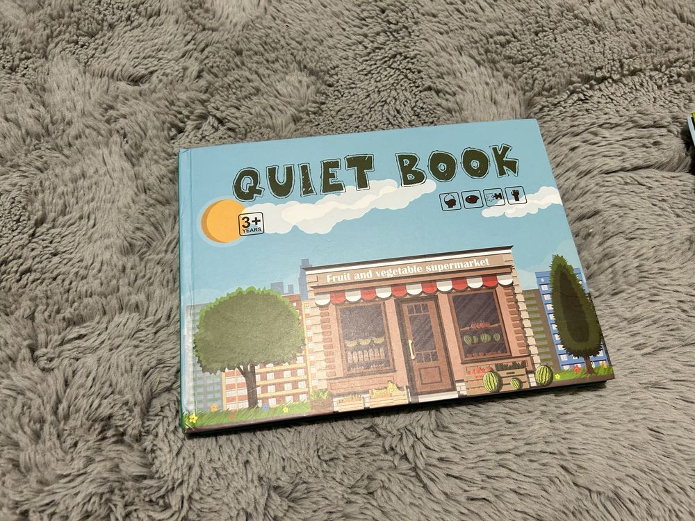Quiet book noi carti