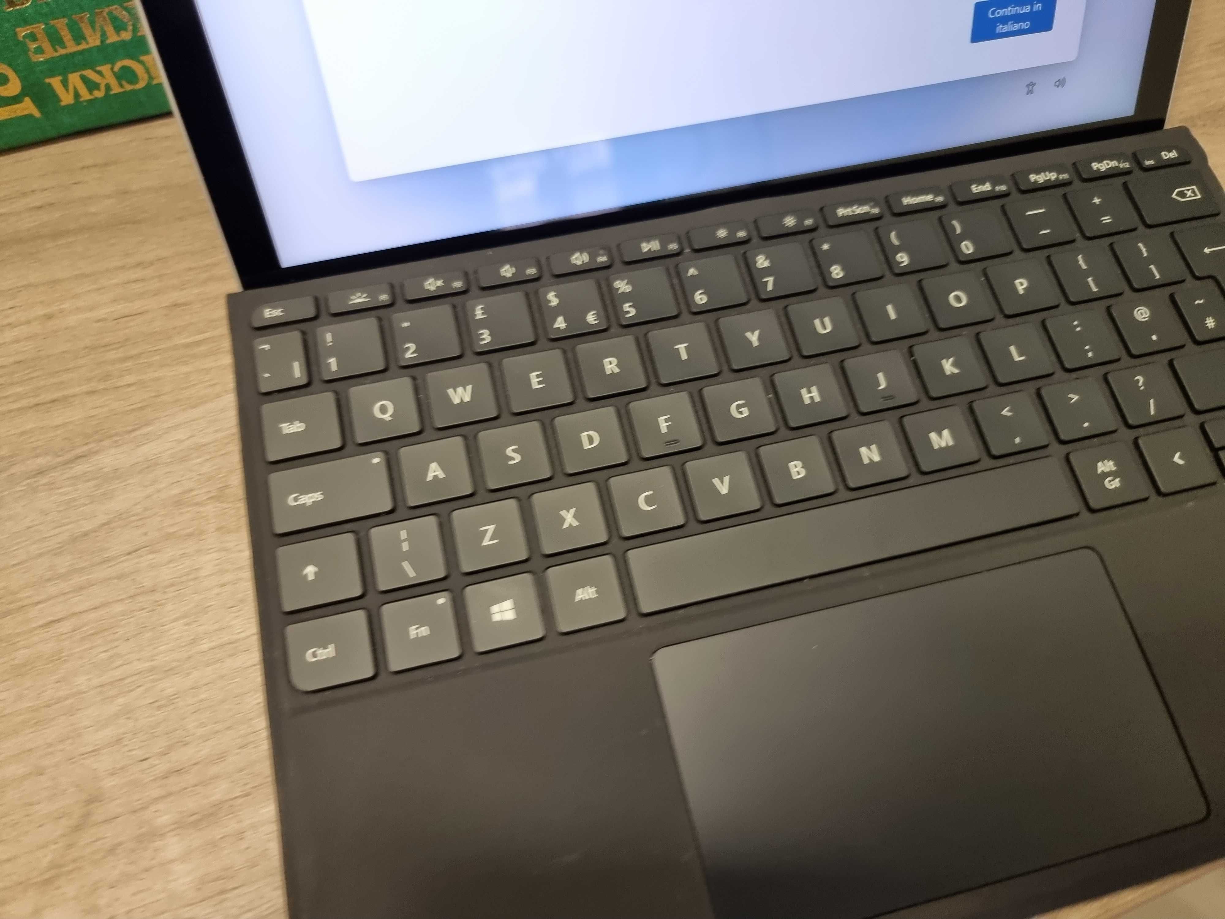Лаптоп - таблет microsoft surface go 2