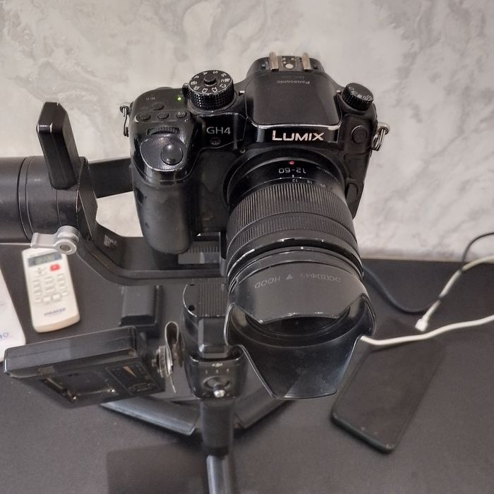 Lumix gh4 12-60 sotiladi