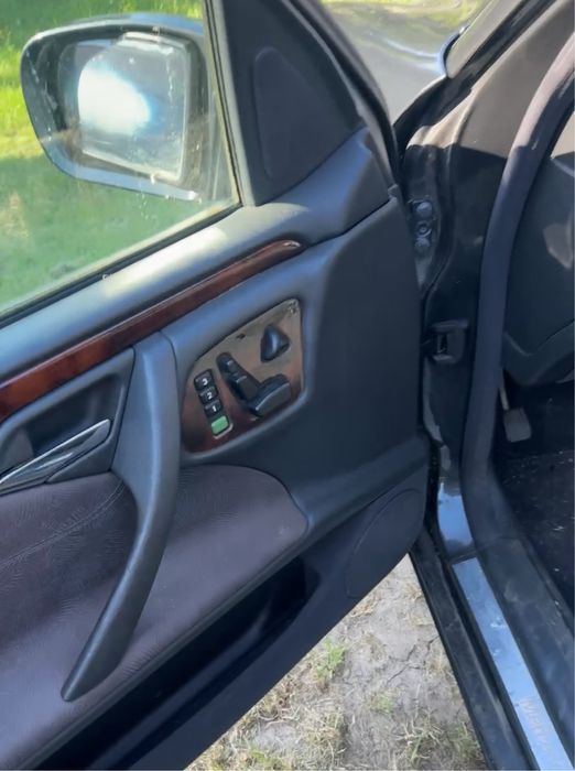 Mercedes Benz E270Cdi