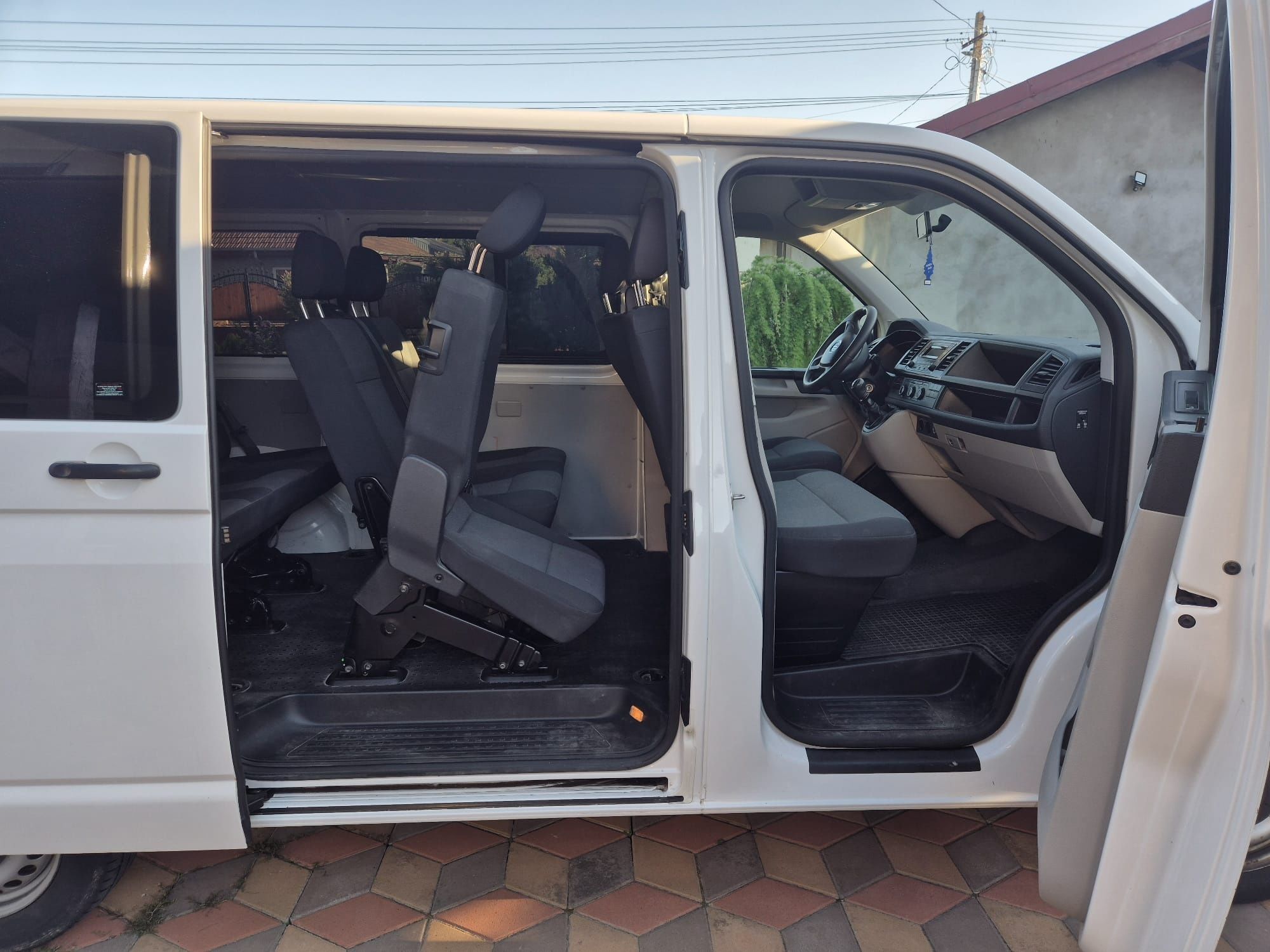 Vând Volkswagen T6