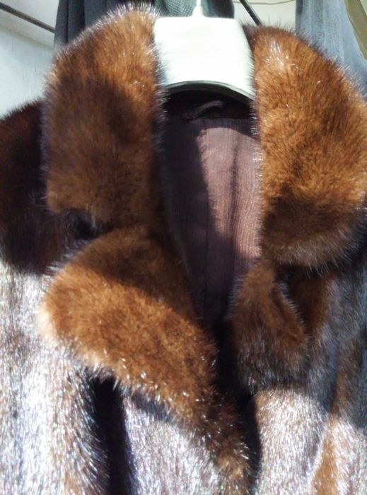 Продам норковую шубу