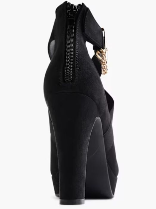 Стилни дамски обувки на висок ток