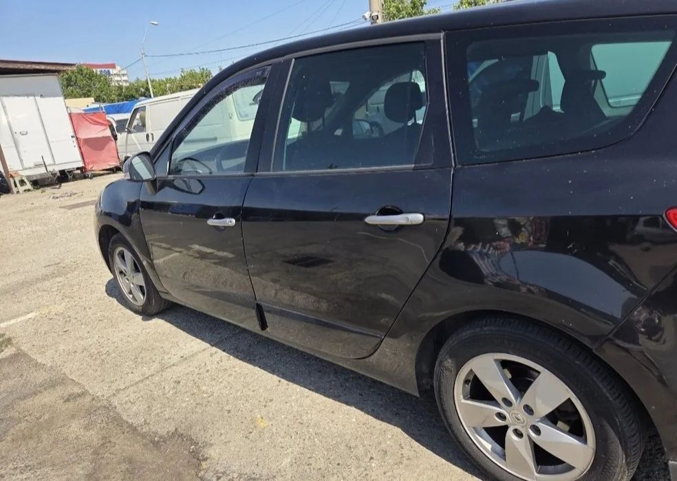 Vand Grand Scenic 1.6 dci. 5 locuri