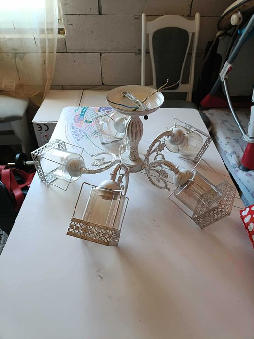 Lustre vintage (se pot vinde separat)