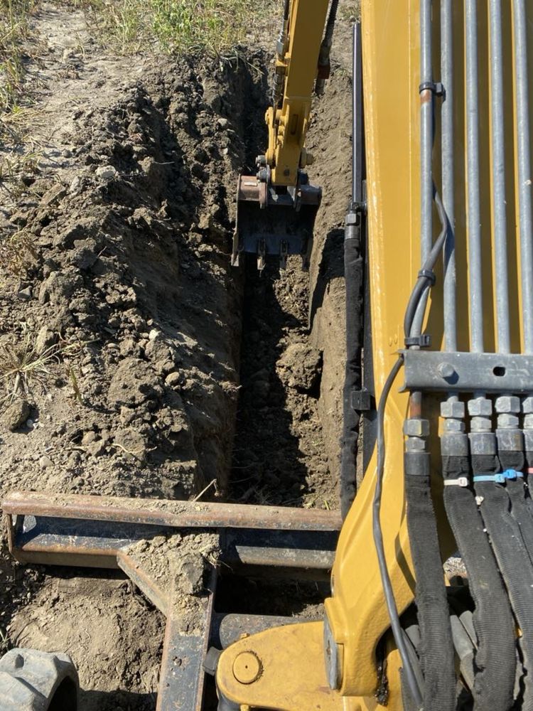 Închiriez miniexcavator