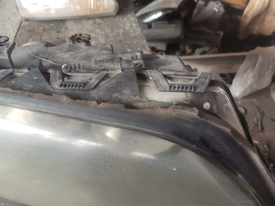Оргинален Десен фар за bmw e46