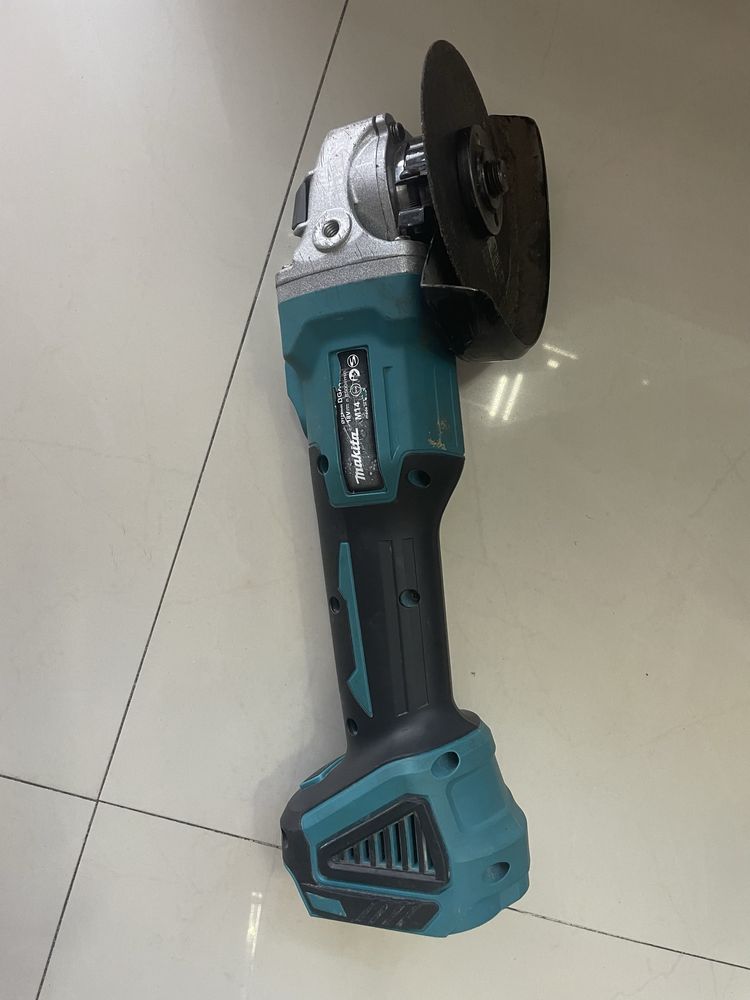 Ъглошлайф Makita DGA517