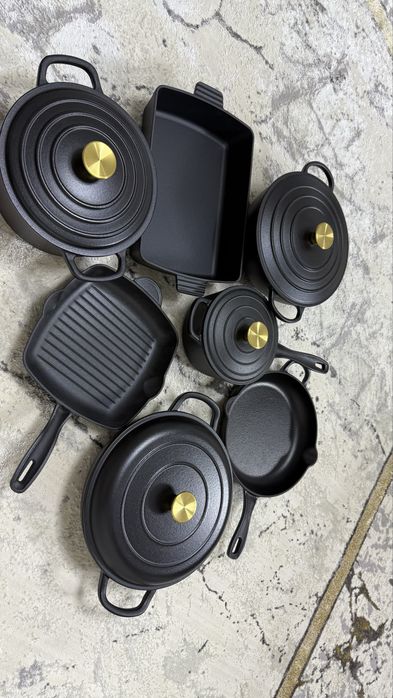 Набор казанов из чугуна