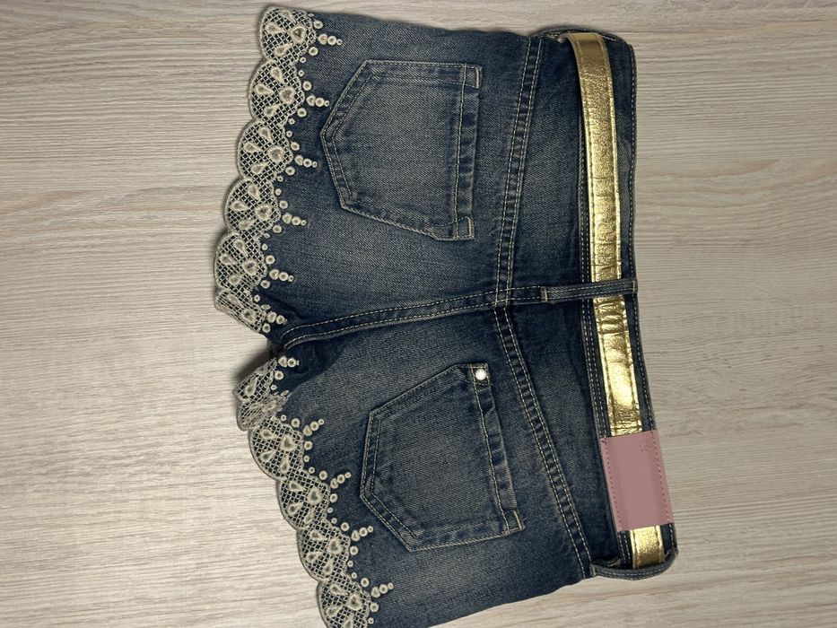 Верхняя и нижняя одежда для девочек