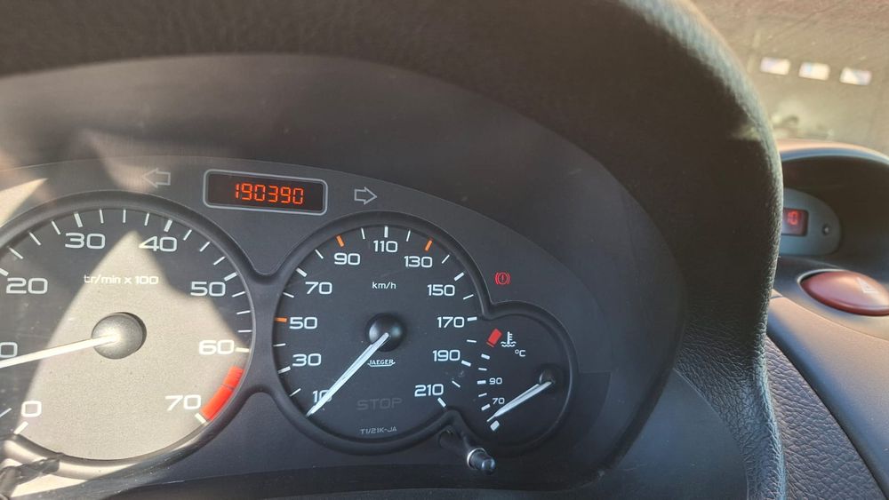 De vânzare Peugeot 206 – Mașină economică și fiabilă!
