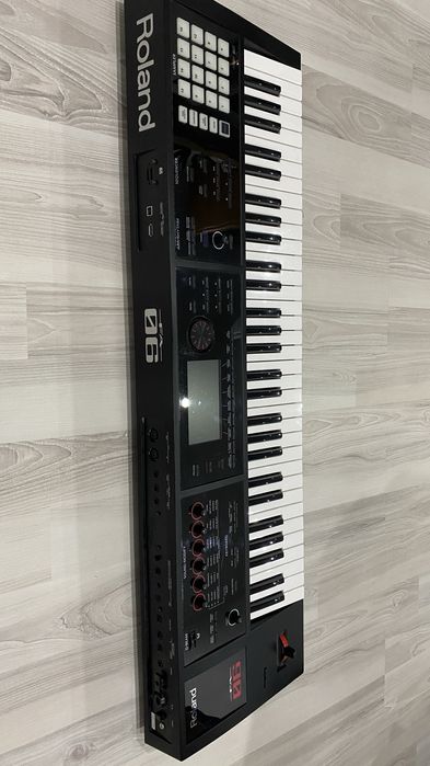 Orga Roland FA 06