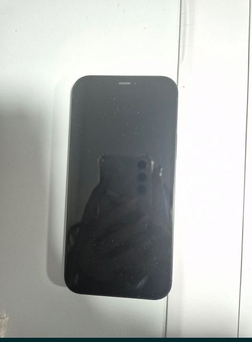 iPhone 12 128 gb baterie 84%