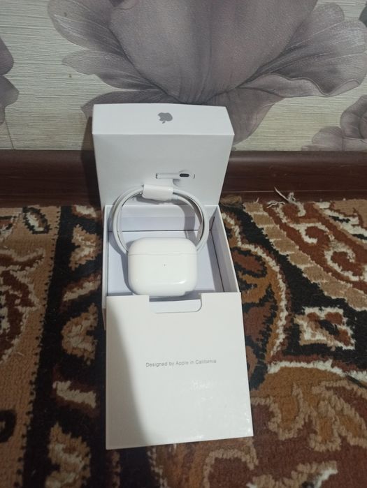 Продам airpods оригинал новые