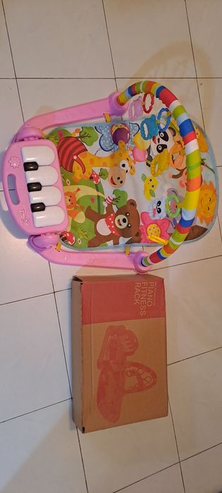 Saltea cu pian pentru bebe