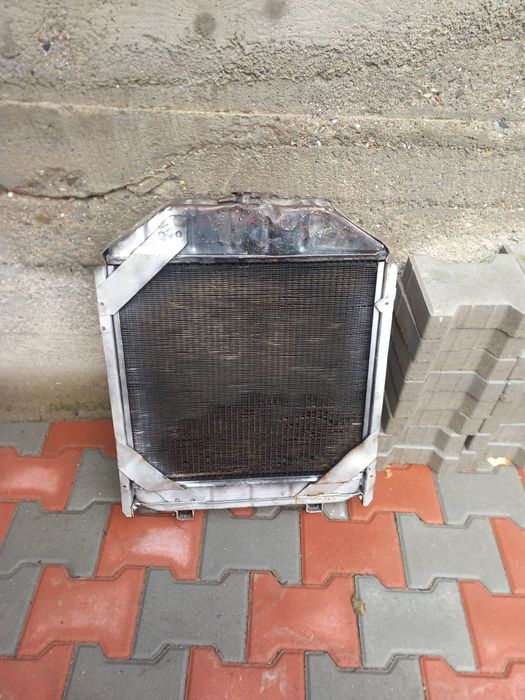 Radiator și electromotor