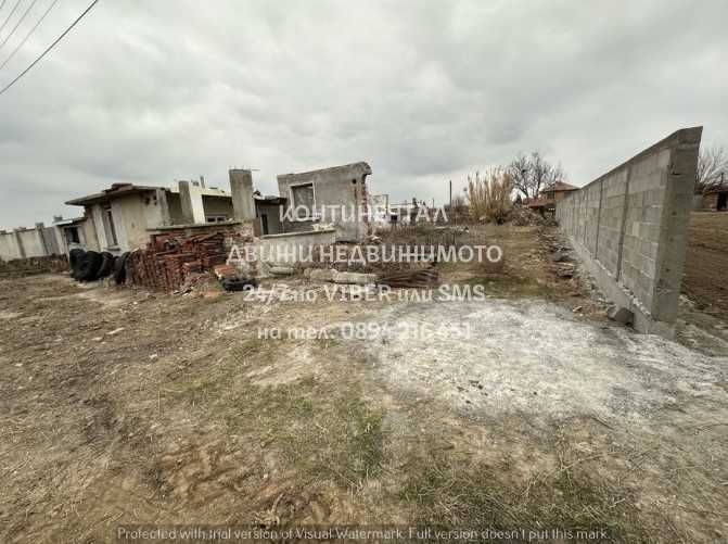 код.62560. Стара запусната къща тухла и бетон 50м2 в двор 630м2.