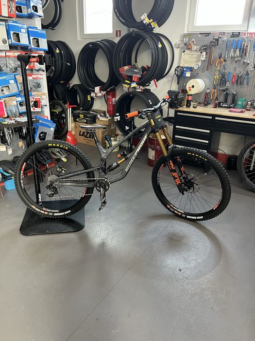 Nukeproof dissent DH 2022