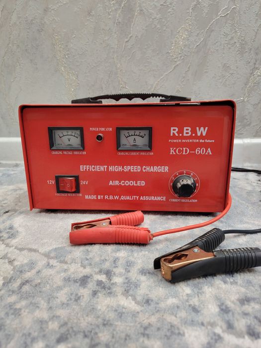 Akkumulyator zaryadlash qurilmasi sotiladi