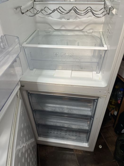 Хладилник Беко 186 см. с долен фризер
