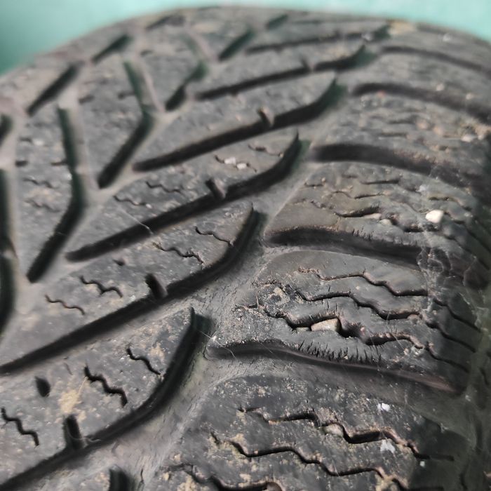 Anvelope iarna cu tot cu jante