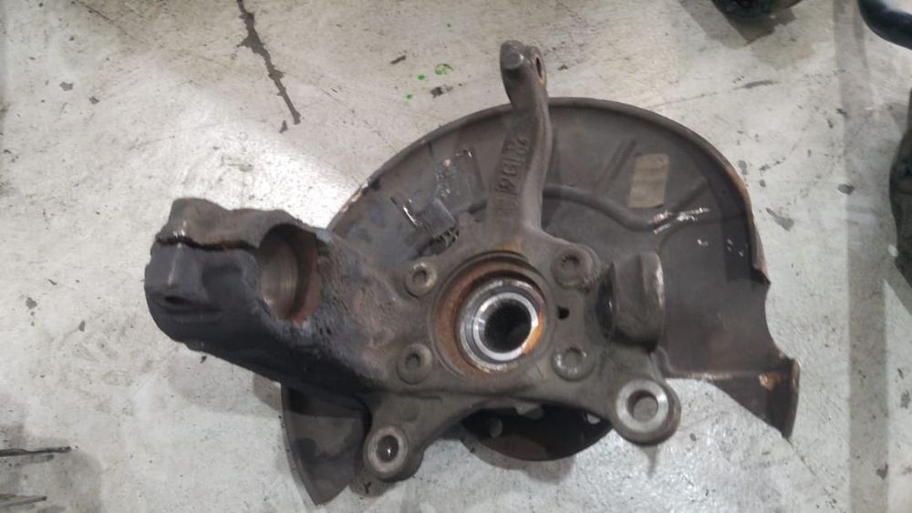 Fuzeta dreapta fata vw golf 5 1.9 tdi