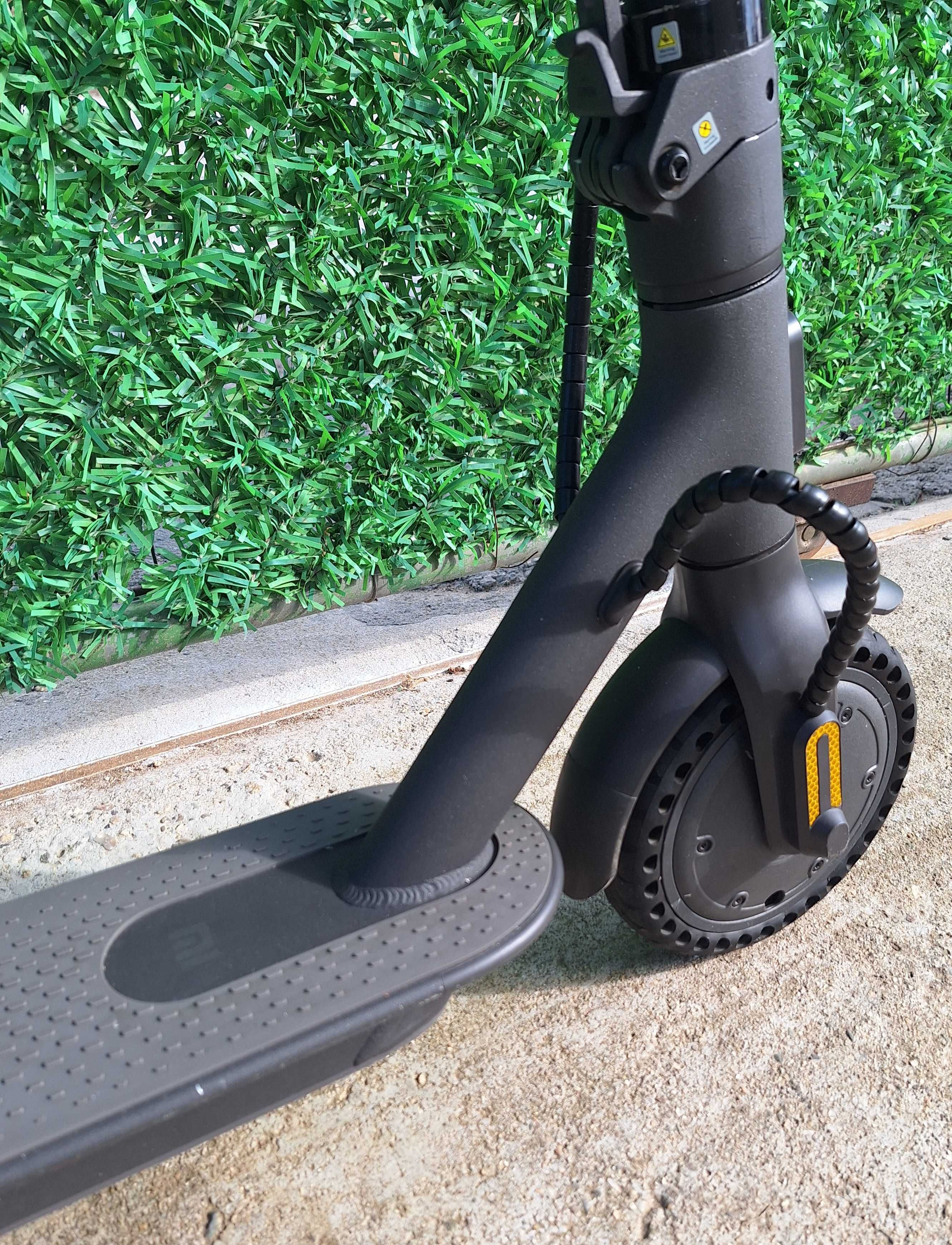 Електрическа тротинетка Xiaomi Mi Electric Scooter Pro 2