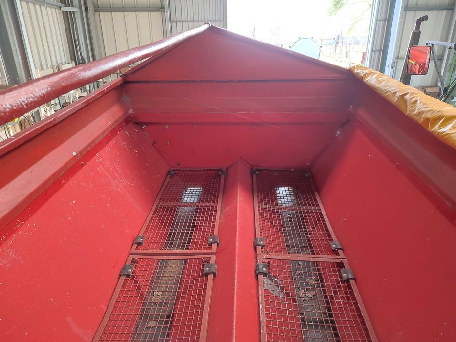 MIG azot tractat - masina de imprastiat ingrasaminte tractata