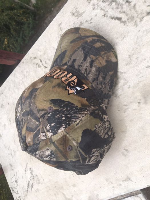 Шапки с козирка - камуфлирани - Browning и Rocky, нови - 10 лева брой