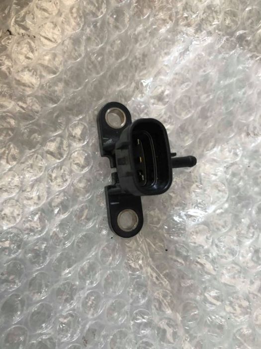 senzor presiune 2.0 d  mazda 3 5 dupa 2003