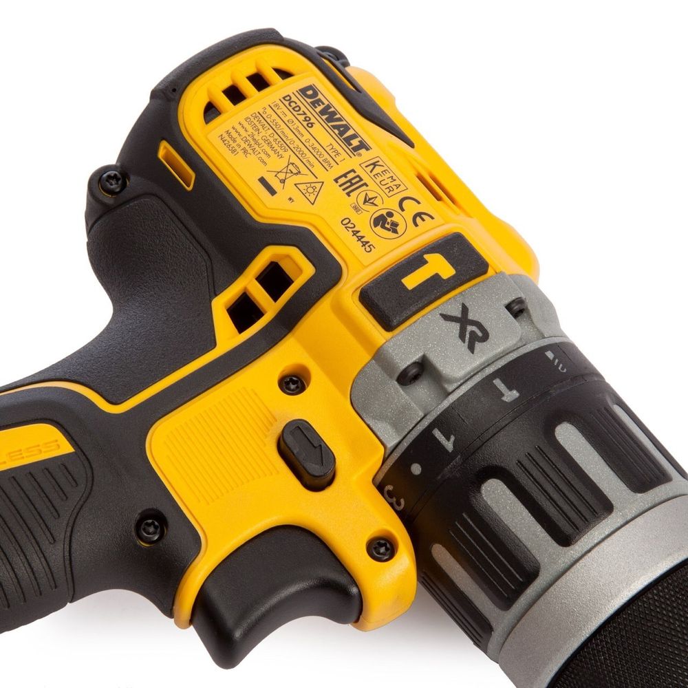 Ударен Безчетков Винтоверт DeWALT DCD796N 18V XR  Brushless / 70Nm