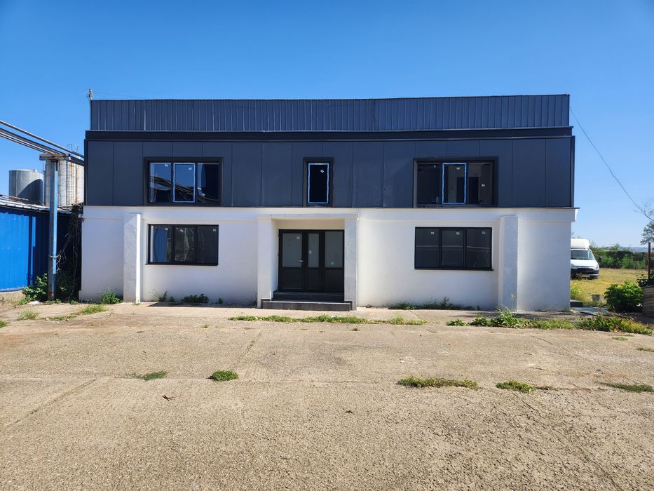 închiriez spațiu Hala 1200m teren 4620m