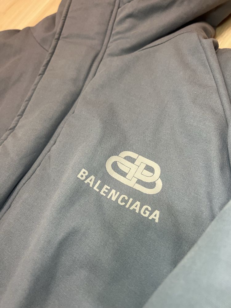 Balenciaga яке чисто ново