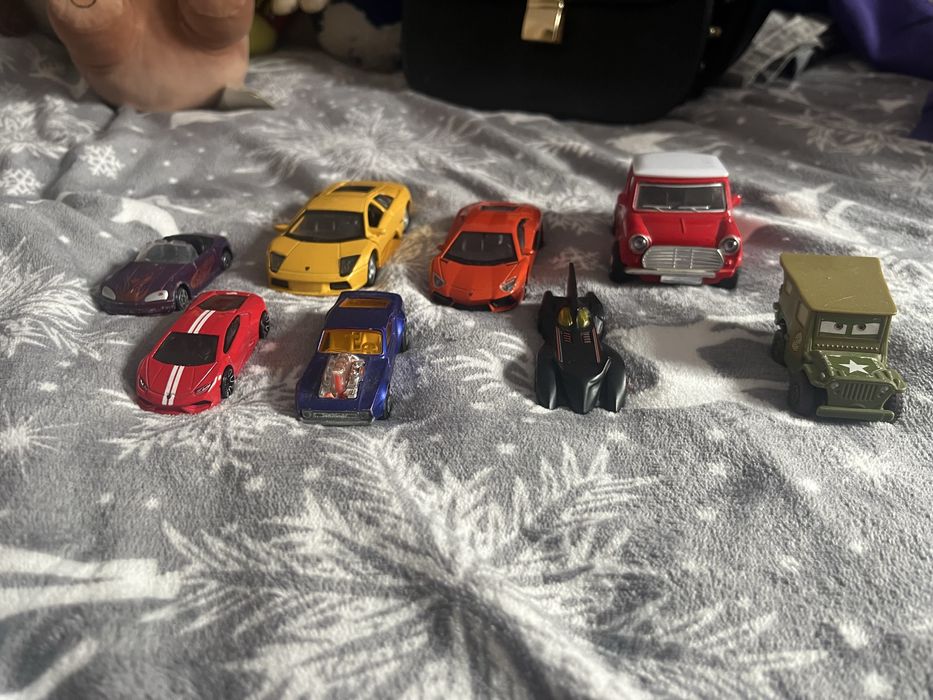 Mașinuțe jucari pentru băieți