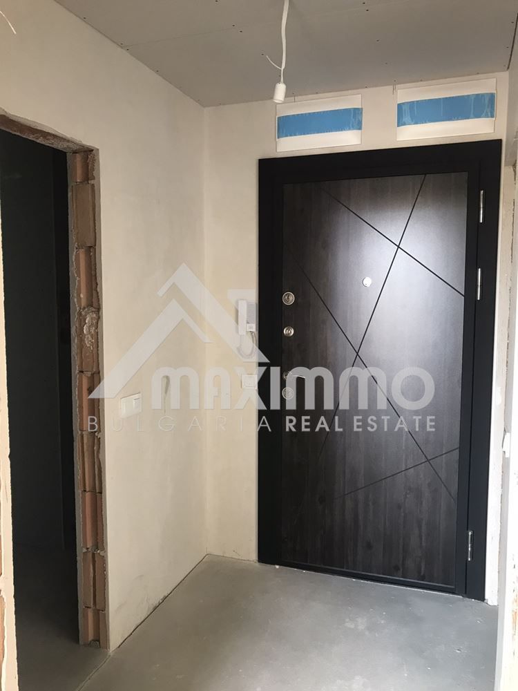 Продава се Двустаен апартамент в Варна, Победа - 65 кв.м за 1999 €/кв.м - Снимка #2