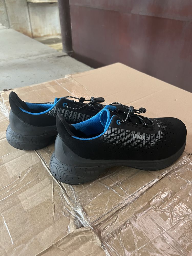 Vand pantofi protectie uvex marimea 42
