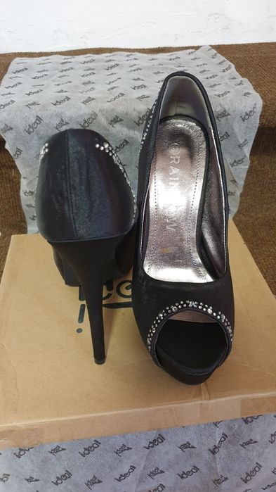 Vând pantofi marimea 38