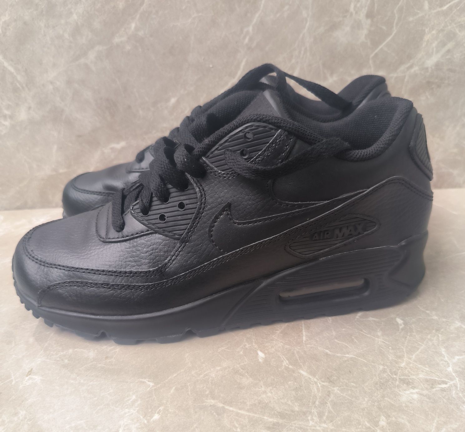 Nike Air Max 90 номер 37,5  US - 5Y