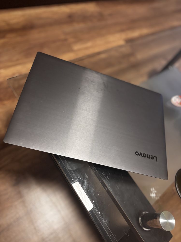 Lenovo v330-15ikb