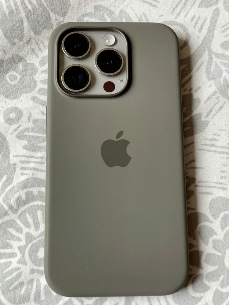 Iphone 15 pro idieal