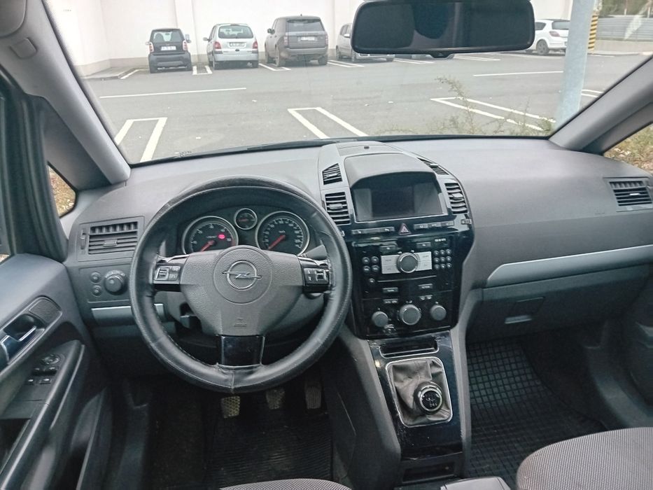 Opel Zafira 7 locuri