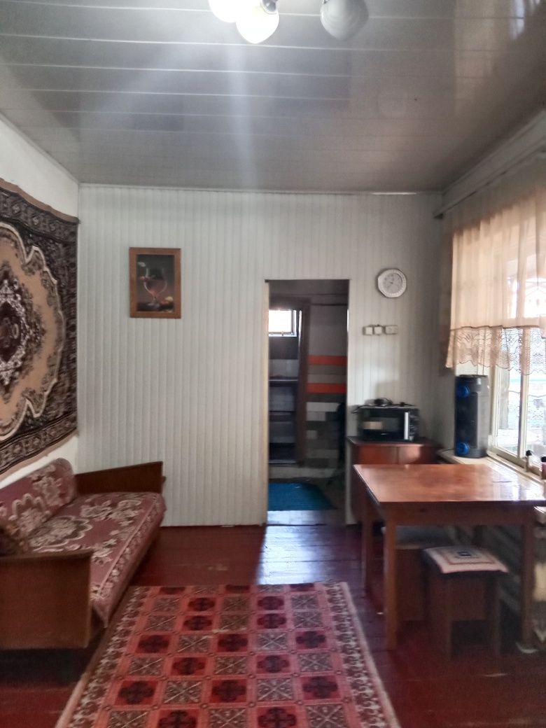 Продается дом  . Удобен как для жилья , так и под бизнес.