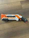 Продавам оригинален Nerf Elite Rough Cut 2x4 бластер