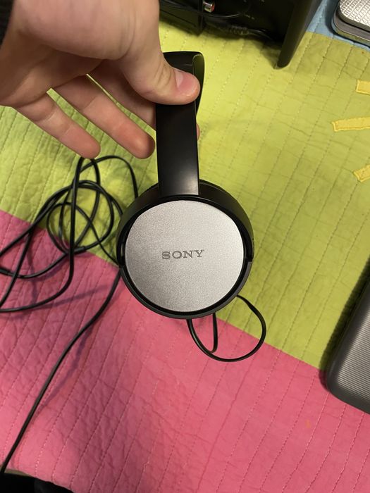 3 laptop uri ,2 perechi de casti si o tableta vodafone