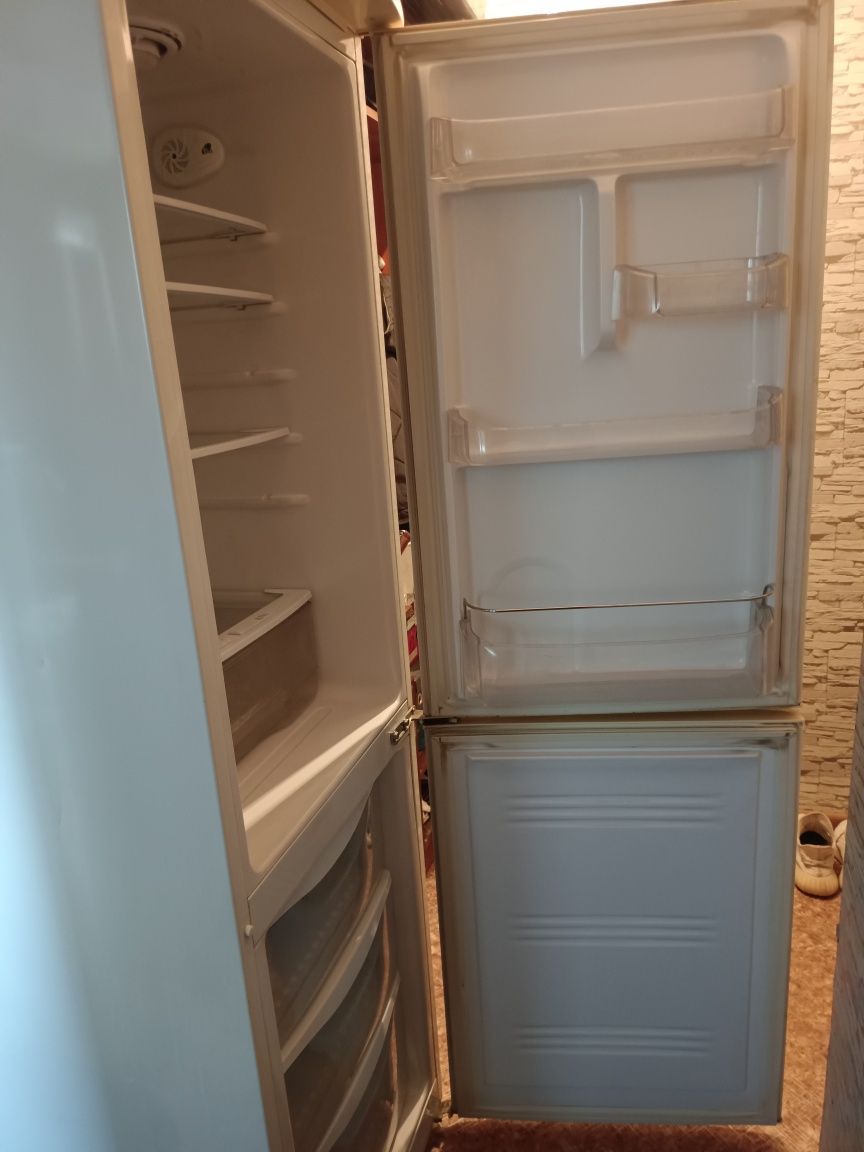 Продажа Холодильника б/у