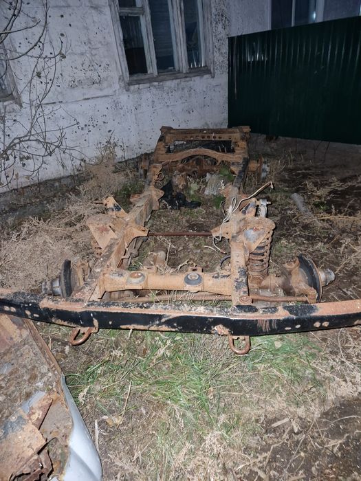 Продам Уаз хантер по запчастям есть Мост Рессор рама